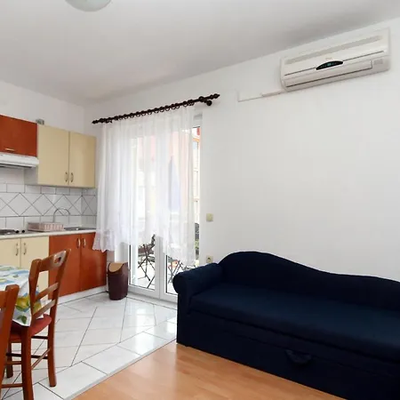 With A Parking Space - 5553 Crikvenica
