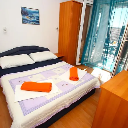 Apartament With Parking Space - 5553 Crikvenica