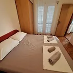 Apartment With Parking Space - 5553