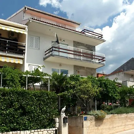 Apartment With Parking Space - 5553 Crikvenica