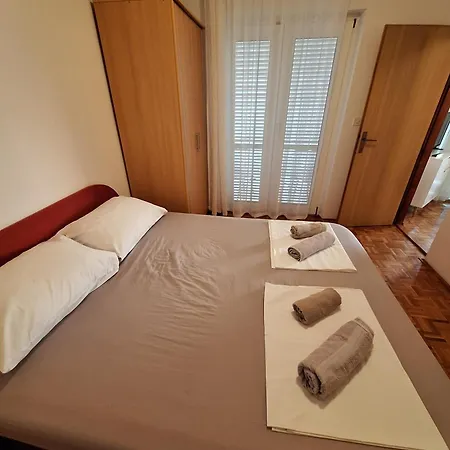 Apartment With A Parking Space - 5553