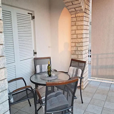 Apartment With A Parking Space - 5553