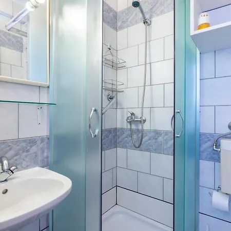 Apartment With Parking Space - 5553