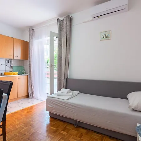 With Parking Space - 5553 Apartment *