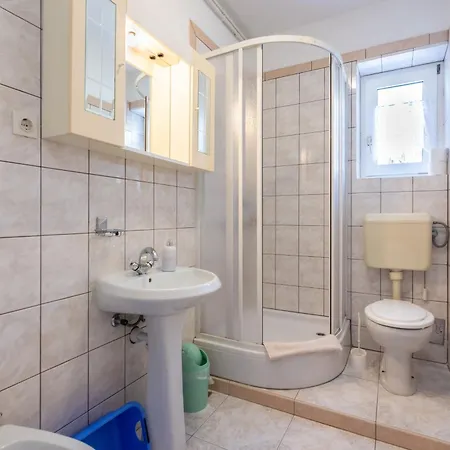 With Parking Space - 5553 Apartment *