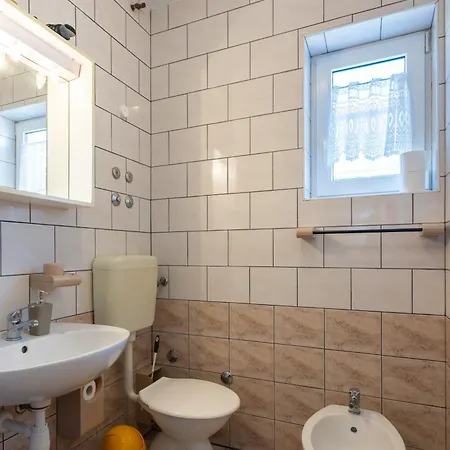 With Parking Space - 5553 Apartment *