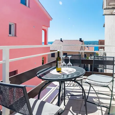 Apartment With Parking Space - 5553 *