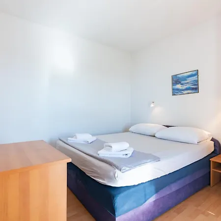 With Parking Space - 5553 Apartment *