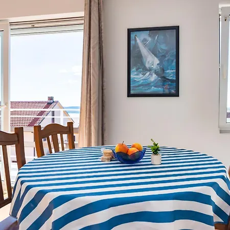 Apartment With Parking Space - 5553