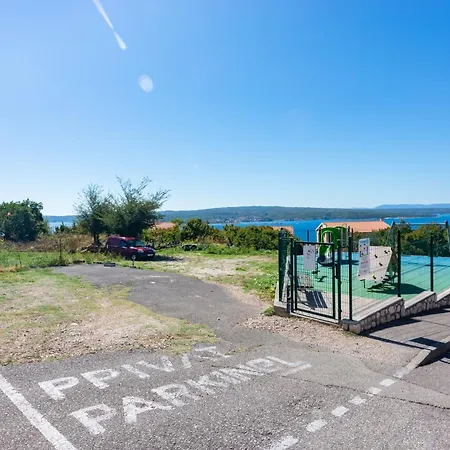 With Parking Space - 5553 Apartment Crikvenica