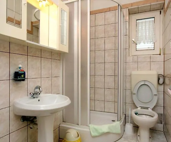 With Parking Space - 5553 Διαμέρισμα Crikvenica