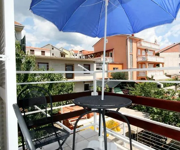 Apartman With Parking Space - 5553 Crikvenica